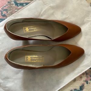 New CHARMING cognac leather 2.5” high heel shoes.